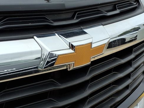Used 2025 Chevrolet TrailBlazer LT AWD/4WD image 4