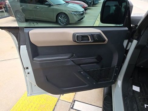 Used 2024 Ford Bronco Wildtrak AWD/4WD image 11