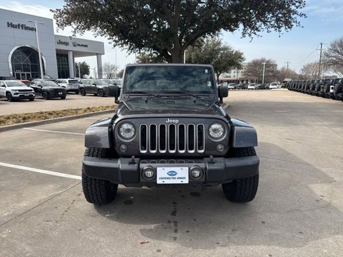 Used 2017 Jeep Wrangler Unlimited Sahara w/ Connectivity Group image 2