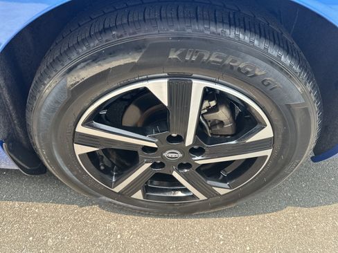 Used 2025 Nissan Sentra SV FWD image 31