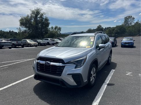 Used 2025 Subaru Ascent Premium AWD/4WD image 1
