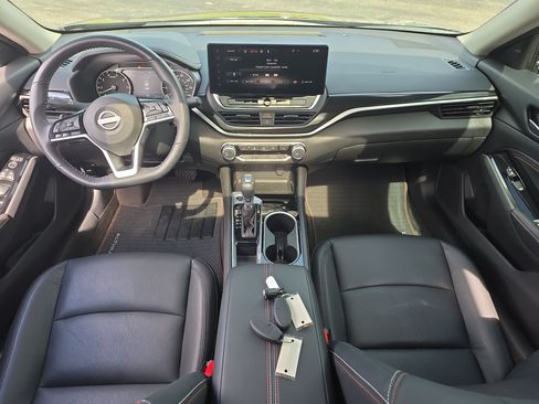 Used 2023 Nissan Altima 2.5 SR w/ SR Premium Package FWD image 10