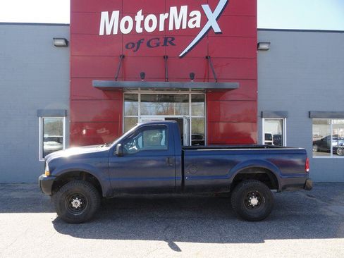 Used 2004 Ford F250 4x4 Regular Cab Super Duty image 2