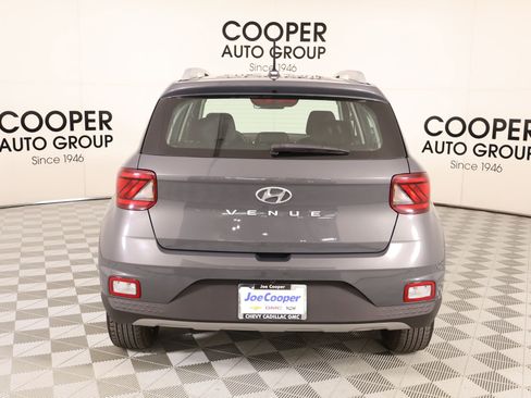 Used 2025 Hyundai Venue SEL FWD image 21