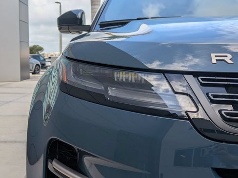 New 2026 Land Rover Range Rover Evoque Hoxton AWD/4WD image 11
