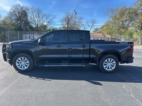 Used 2021 Chevrolet Silverado 1500 Custom image 2