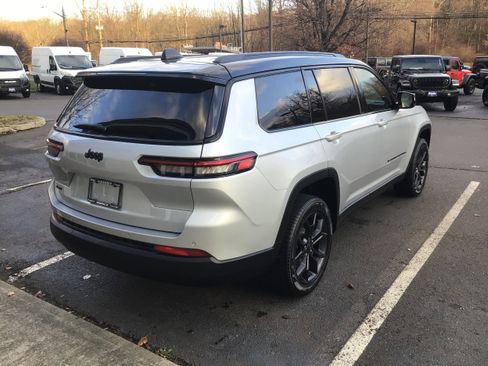 New 2025 Jeep Grand Cherokee L Limited image 7