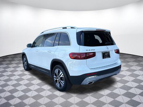 Used 2026 Mercedes-Benz GLB 250 image 3