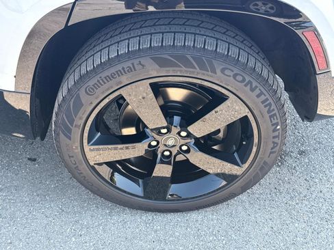 New 2025 Land Rover Defender 130 V8 image 3