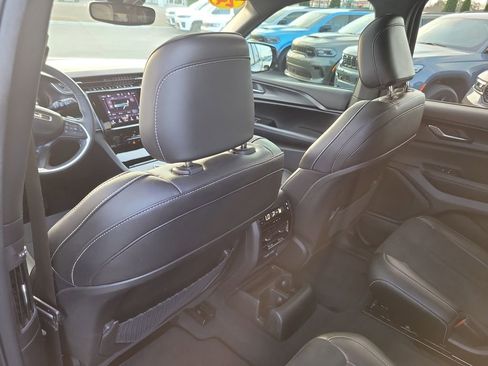 Certified 2024 Jeep Grand Cherokee L Altitude image 11