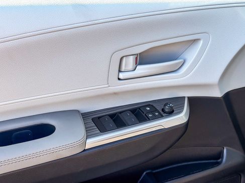 New 2026 Toyota Sienna LE FWD image 22