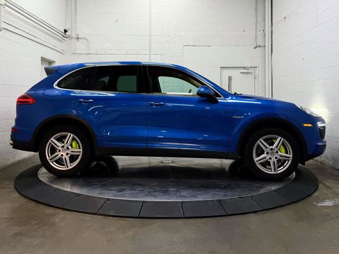 Used 2017 Porsche Cayenne S image 9