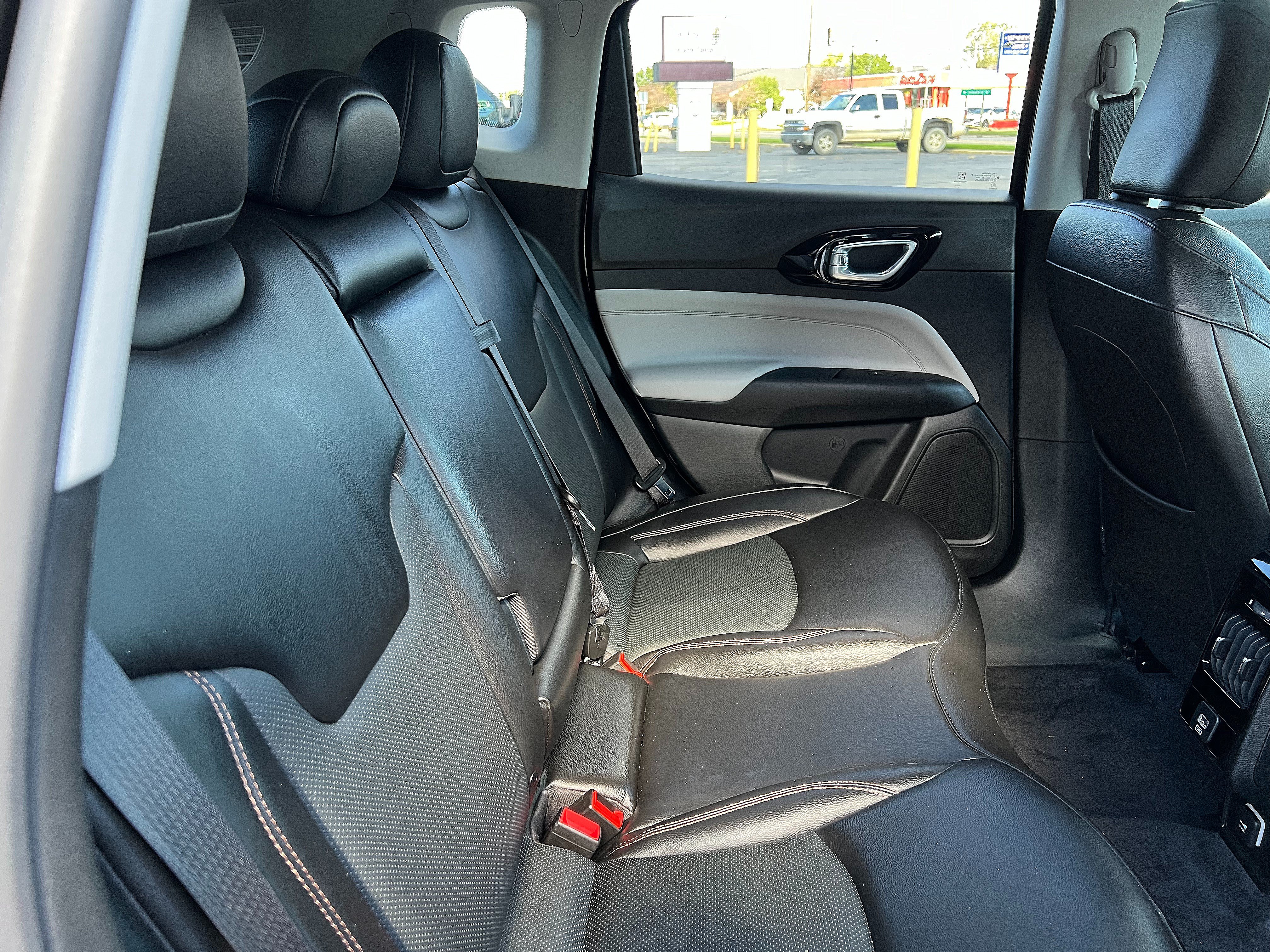 Used 2022 Jeep Compass Limited AWD/4WD image 24