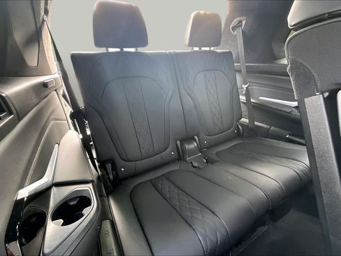 Used 2026 BMW X7 M60i AWD/4WD image 23
