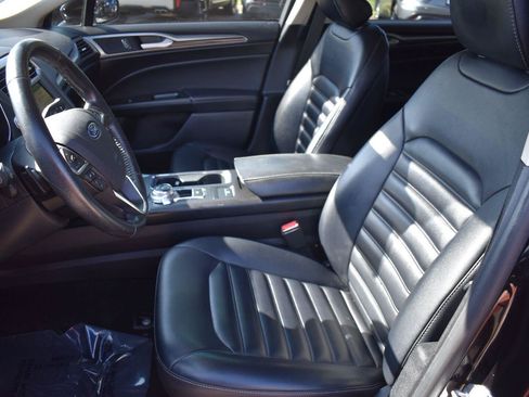 Used 2019 Ford Fusion SEL FWD image 22