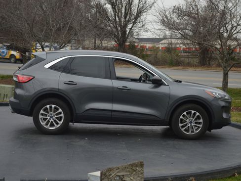 Used 2022 Ford Escape SE w/ Convenience Package image 12