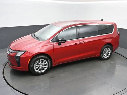 New 2027 Chrysler Pacifica Select w/ Family Tech Group AWD/4WD image 39