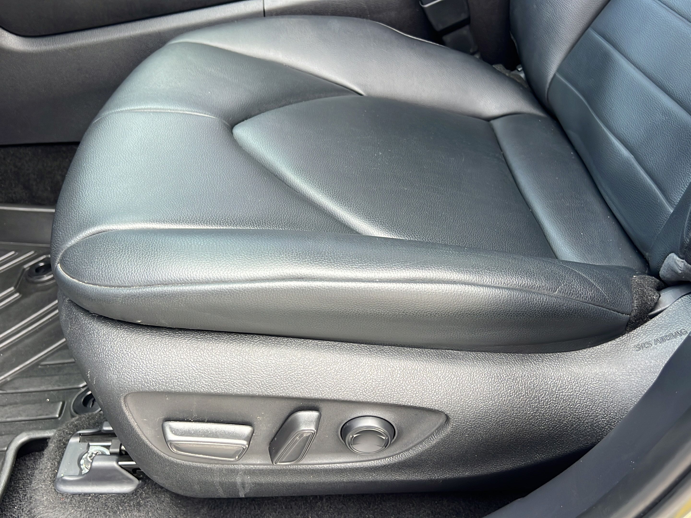 Used 2024 Toyota Highlander XLE FWD image 14