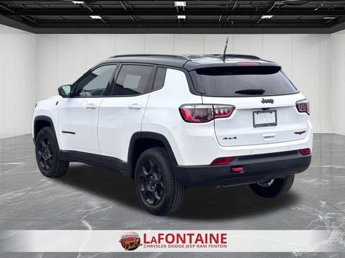 Used 2023 Jeep Compass Trailhawk image 3