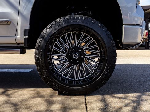 Used 2024 Chevrolet Silverado 1500 High Country w/ Technology Package image 11