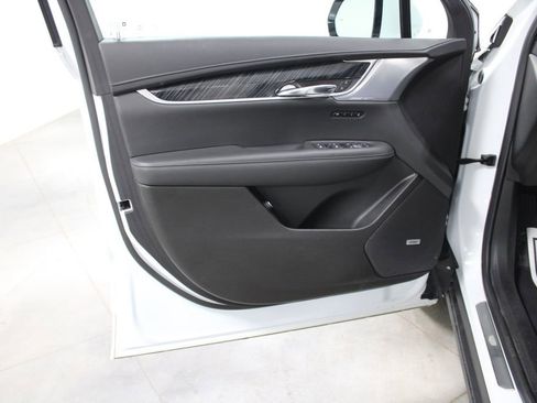 Used 2024 Cadillac XT6 Premium Luxury image 26