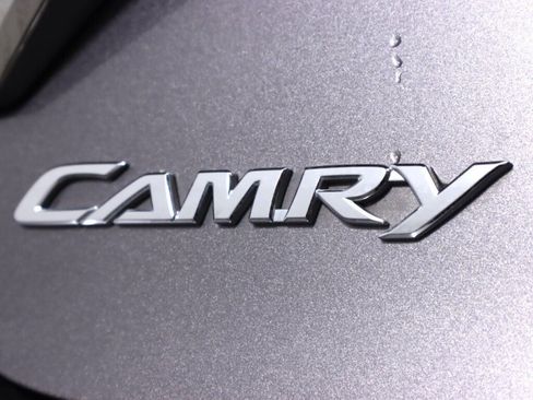 Used 2017 Toyota Camry SE FWD image 34
