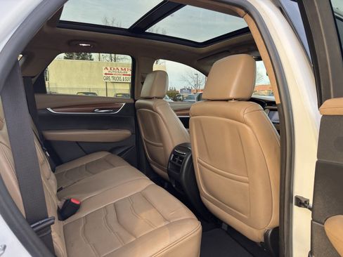 Used 2017 Cadillac XT5 Platinum image 12