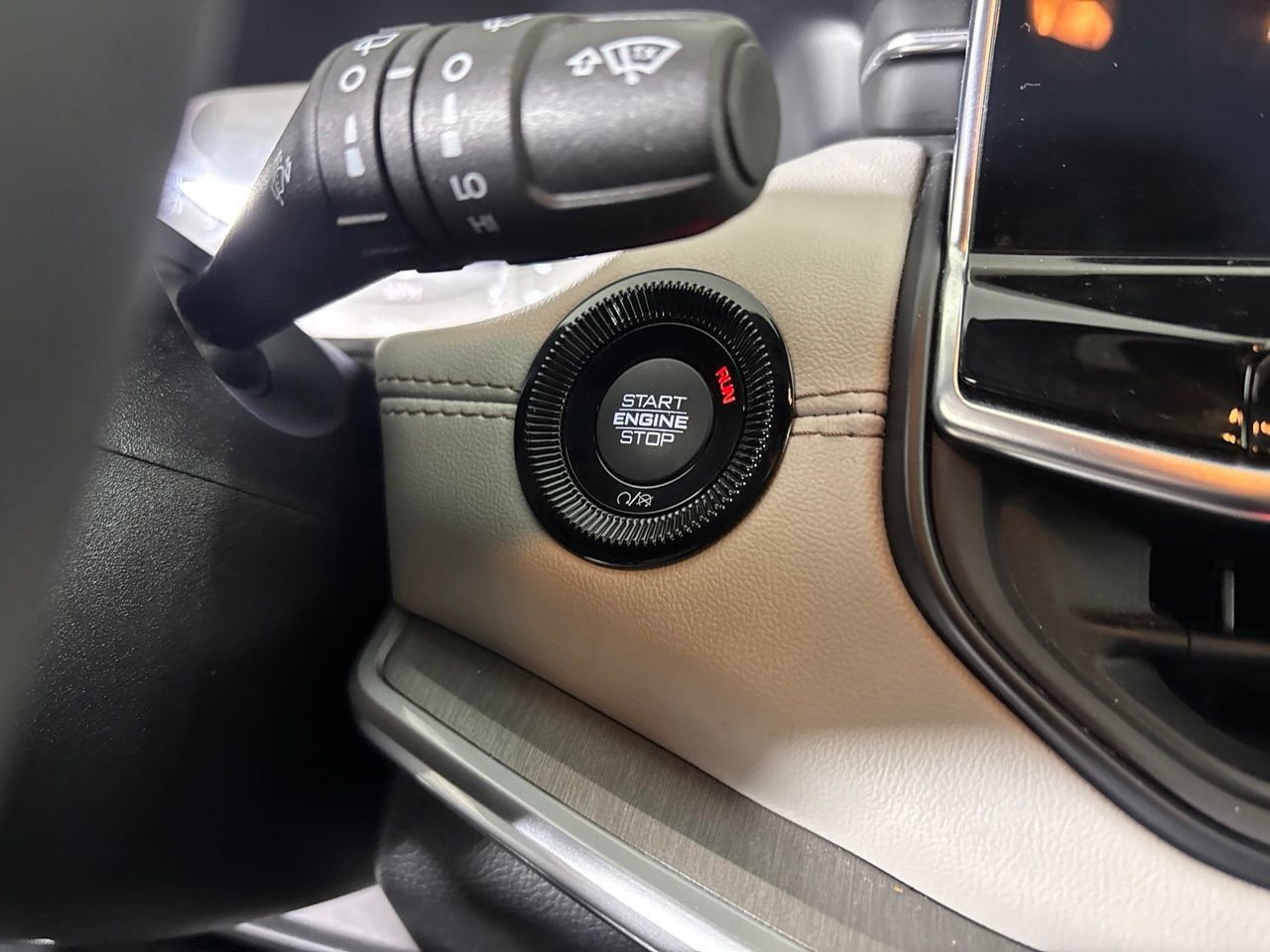Used 2025 Jeep Compass Limited AWD/4WD image 20