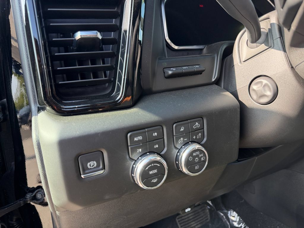 New 2026 GMC Sierra 1500 AT4 w/ AT4 Premium Package AWD/4WD image 18
