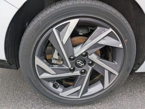 Used 2025 Hyundai Elantra SEL image 26