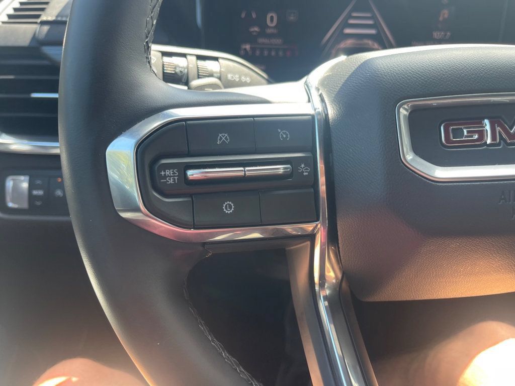 Used 2026 GMC Acadia Elevation w/ Elevation Premium Package FWD image 17