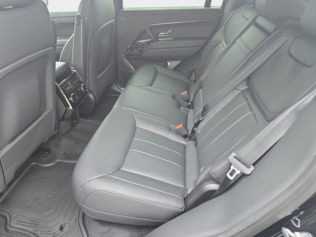 New 2026 Land Rover Range Rover Sport Dynamic SE AWD/4WD image 11