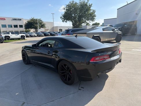 Used 2015 Chevrolet Camaro SS w/ SS Performance Package RWD image 2
