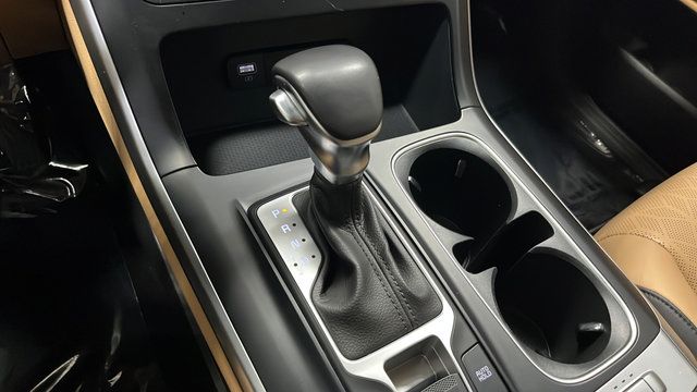 Used 2024 Kia Carnival LX FWD image 18