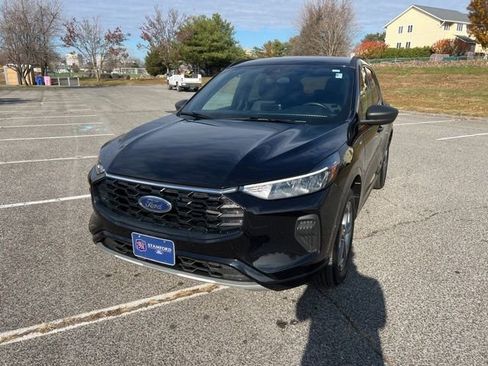 Used 2023 Ford Escape ST-Line image 4