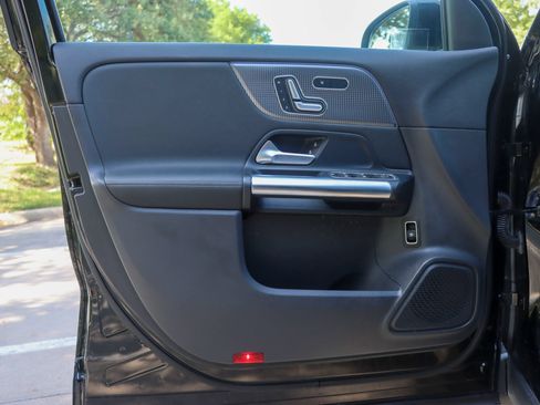 Used 2021 Mercedes-Benz GLA 250 w/ Premium Package image 13