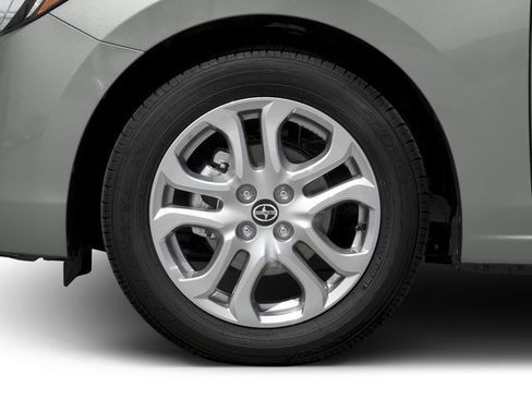 Used 2016 Scion iA FWD image 10