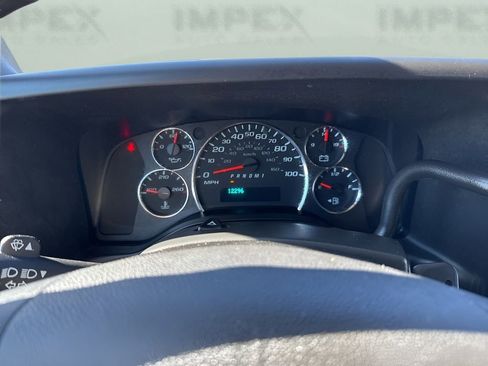 Used 2023 Chevrolet Express 2500 w/ Driver Convenience Package image 16
