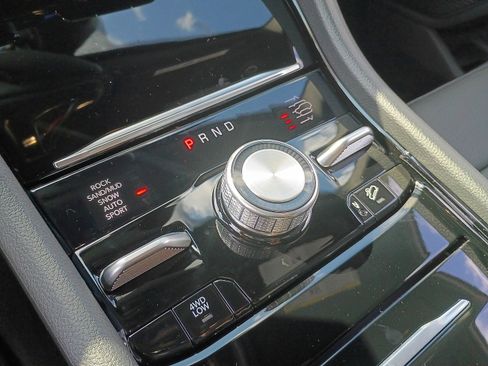 New 2025 Jeep Grand Cherokee Overland w/ Trailer Tow Package AWD/4WD image 14