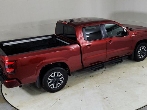 Used 2025 Nissan Frontier SL image 23