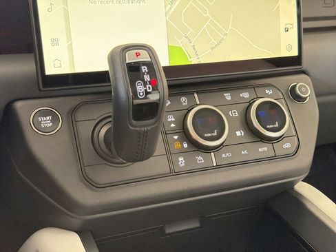 New 2026 Land Rover Defender 110 X-Dynamic SE image 18