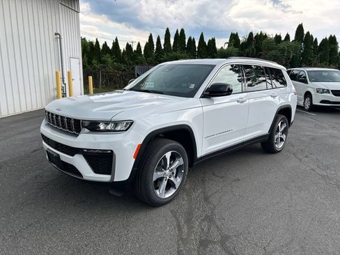 New 2026 Jeep Grand Cherokee L Limited AWD/4WD image 9