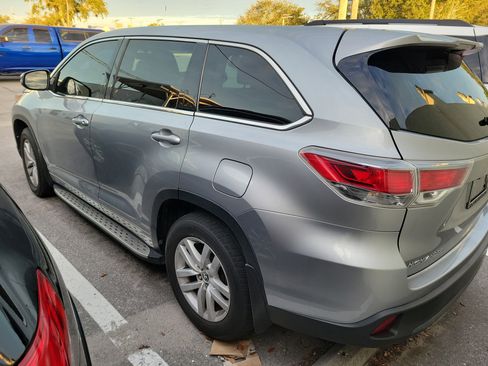 Used 2016 Toyota Highlander LE image 7