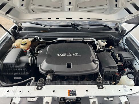 Used 2018 Chevrolet Colorado W/T w/ WT Convenience Package image 16