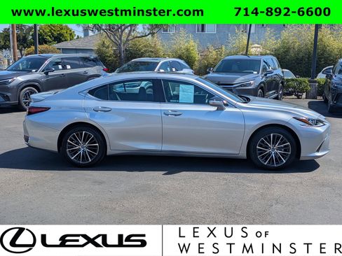 Certified 2025 Lexus ES 300h w/ Premium Package image 4