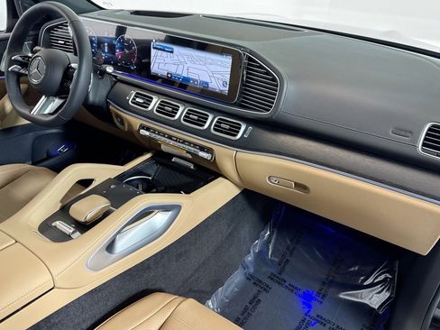 New 2026 Mercedes-Benz GLS 580 4MATIC image 28