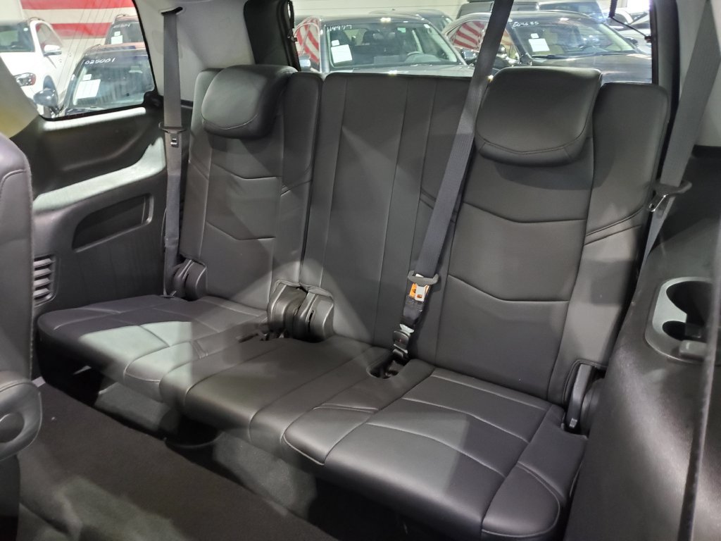 Used 2018 Cadillac Escalade Luxury RWD image 25