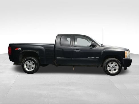 Used 2009 Chevrolet Silverado 1500 LT w/ Power Pack Plus AWD/4WD image 6