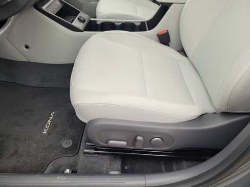 Certified 2025 Hyundai Kona SEL image 23