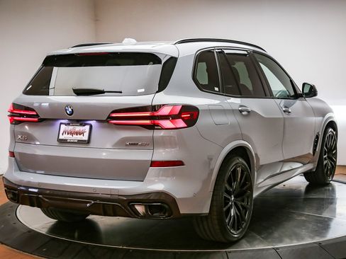 Used 2024 BMW X5 xDrive40i w/ M Sport Package AWD/4WD image 7